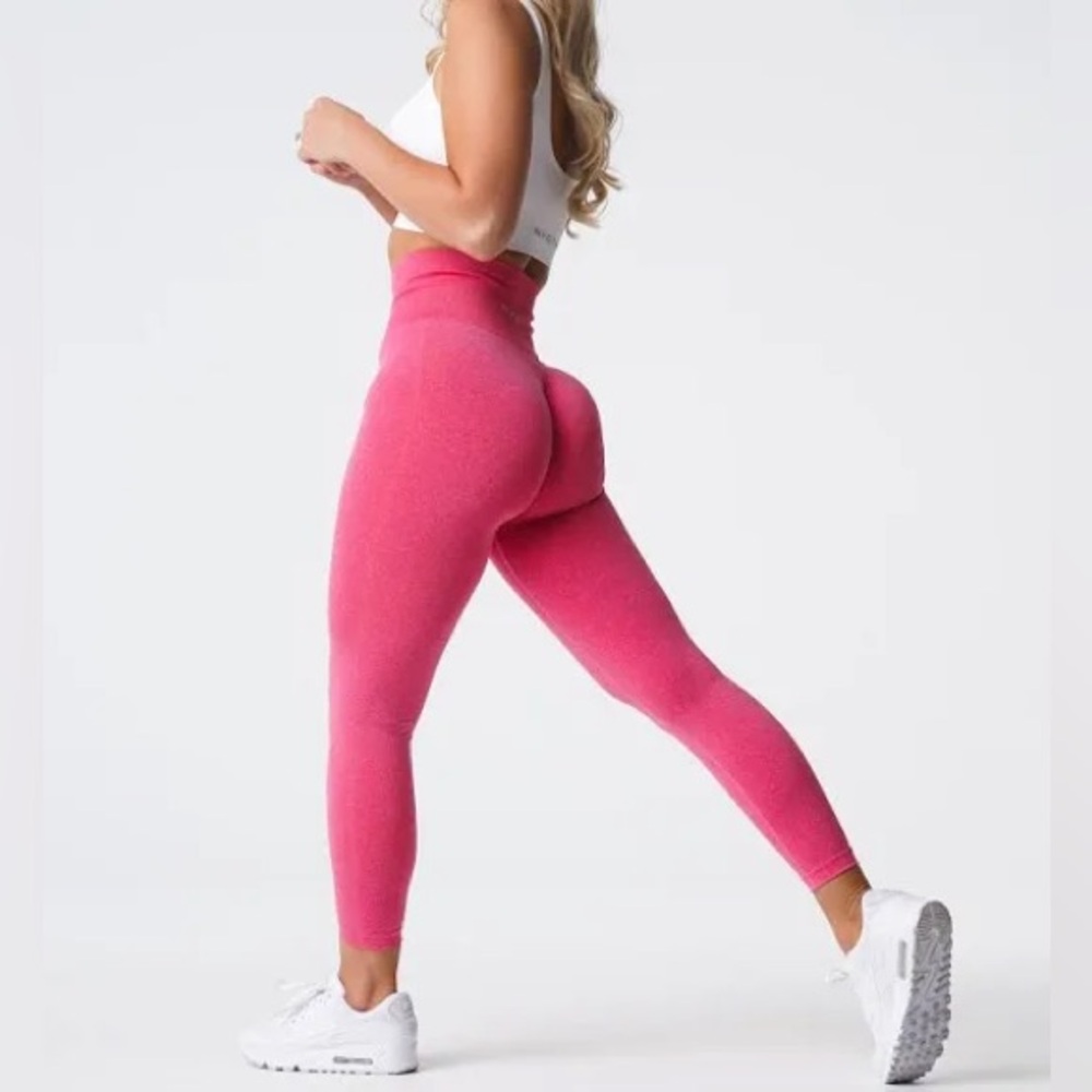 NVGTN SEAMLESS LEGGINGS - Hot Pink - Small